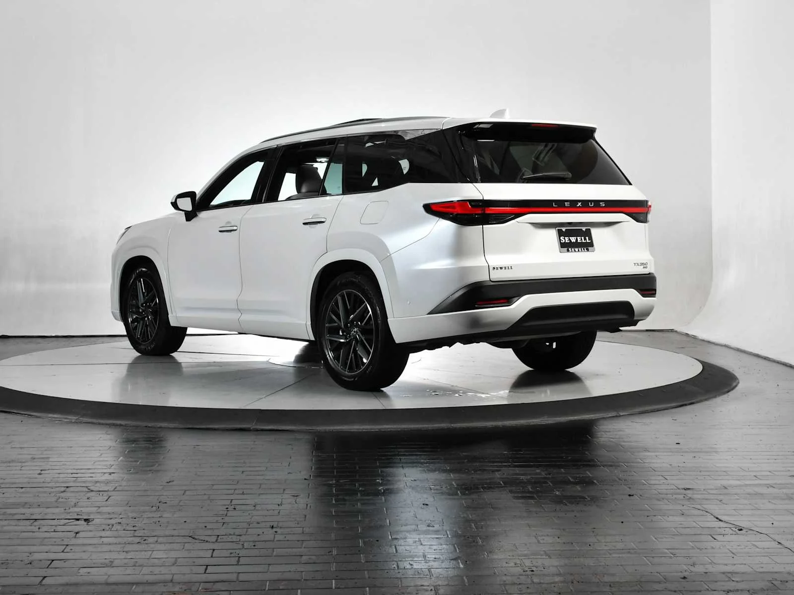 Certified Used 2025 WIND CHILL PEARL Lexus Premium image 4