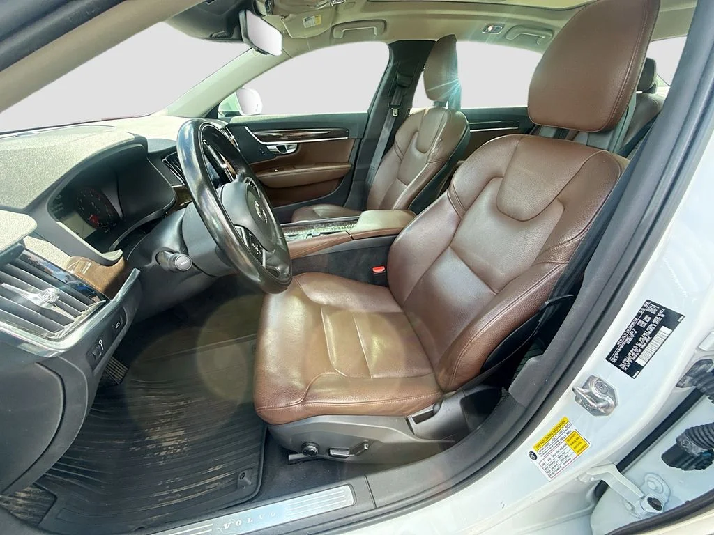 Used 2019  Volvo T5 Momentum image 23
