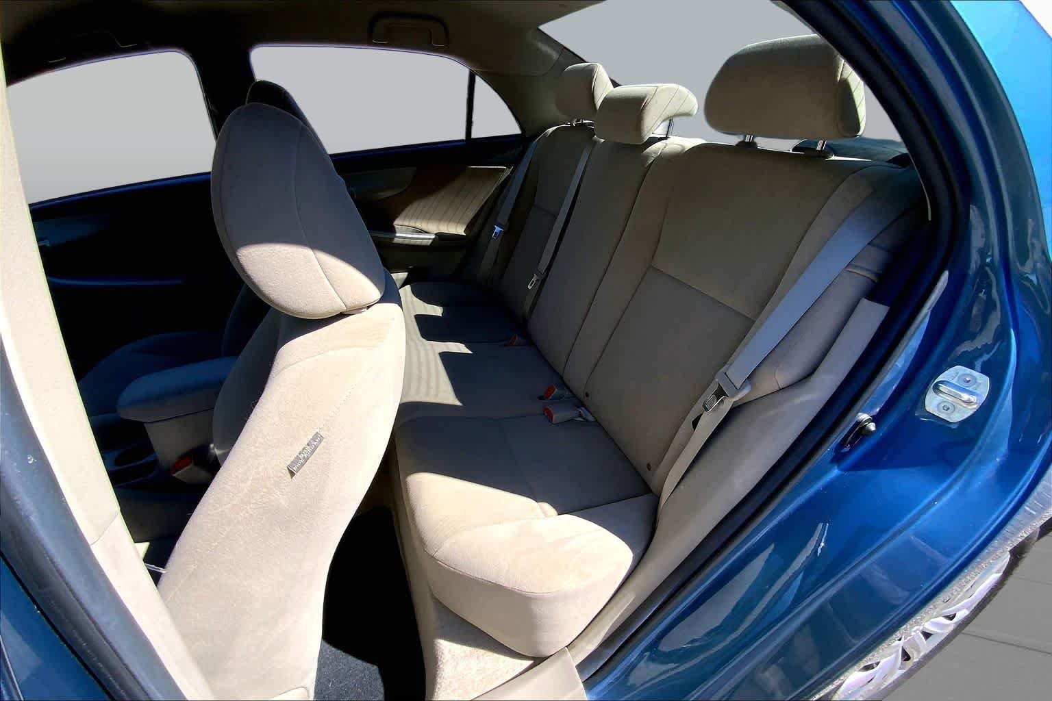 Used 2013 Tropical Sea Metallic Toyota LE image 21