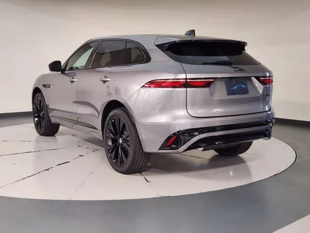New 2026 Eiger Grey Metallic Jaguar R-Dynamic S image 8