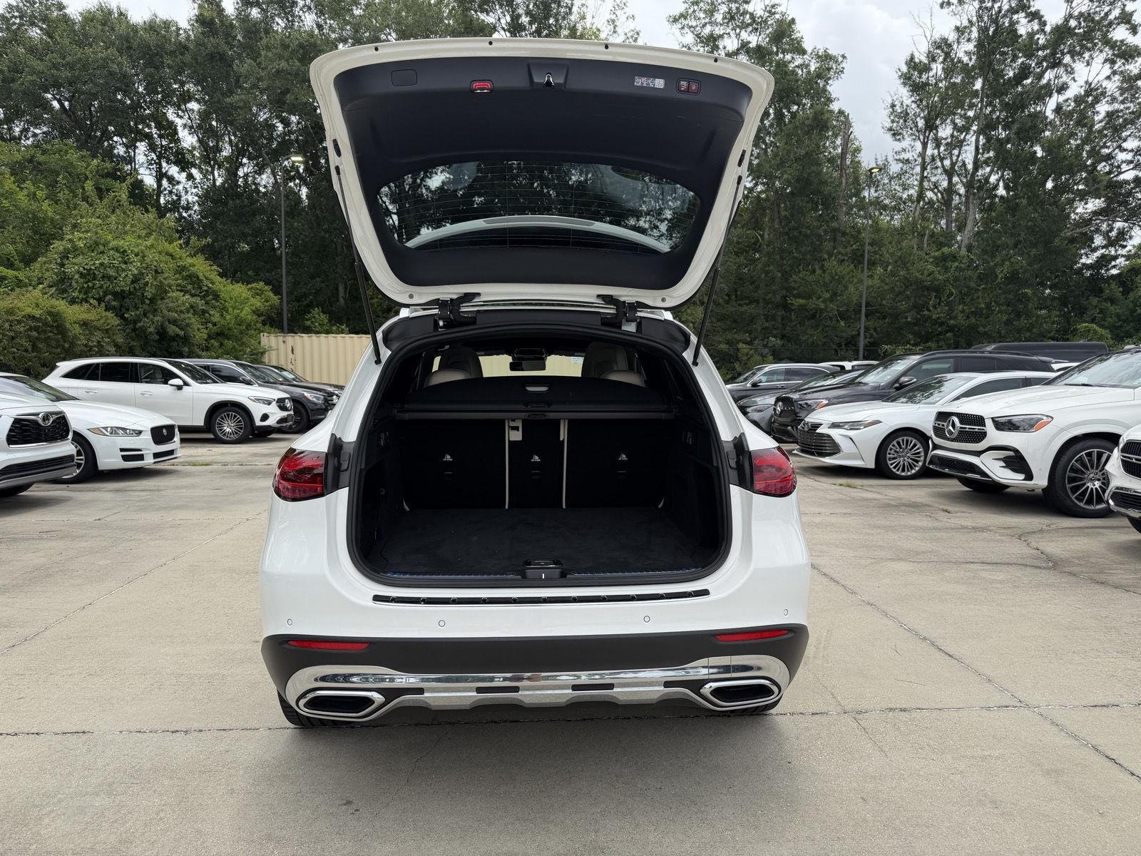 Certified Used 2026 Polar White Mercedes-Benz GLC 300 image 23