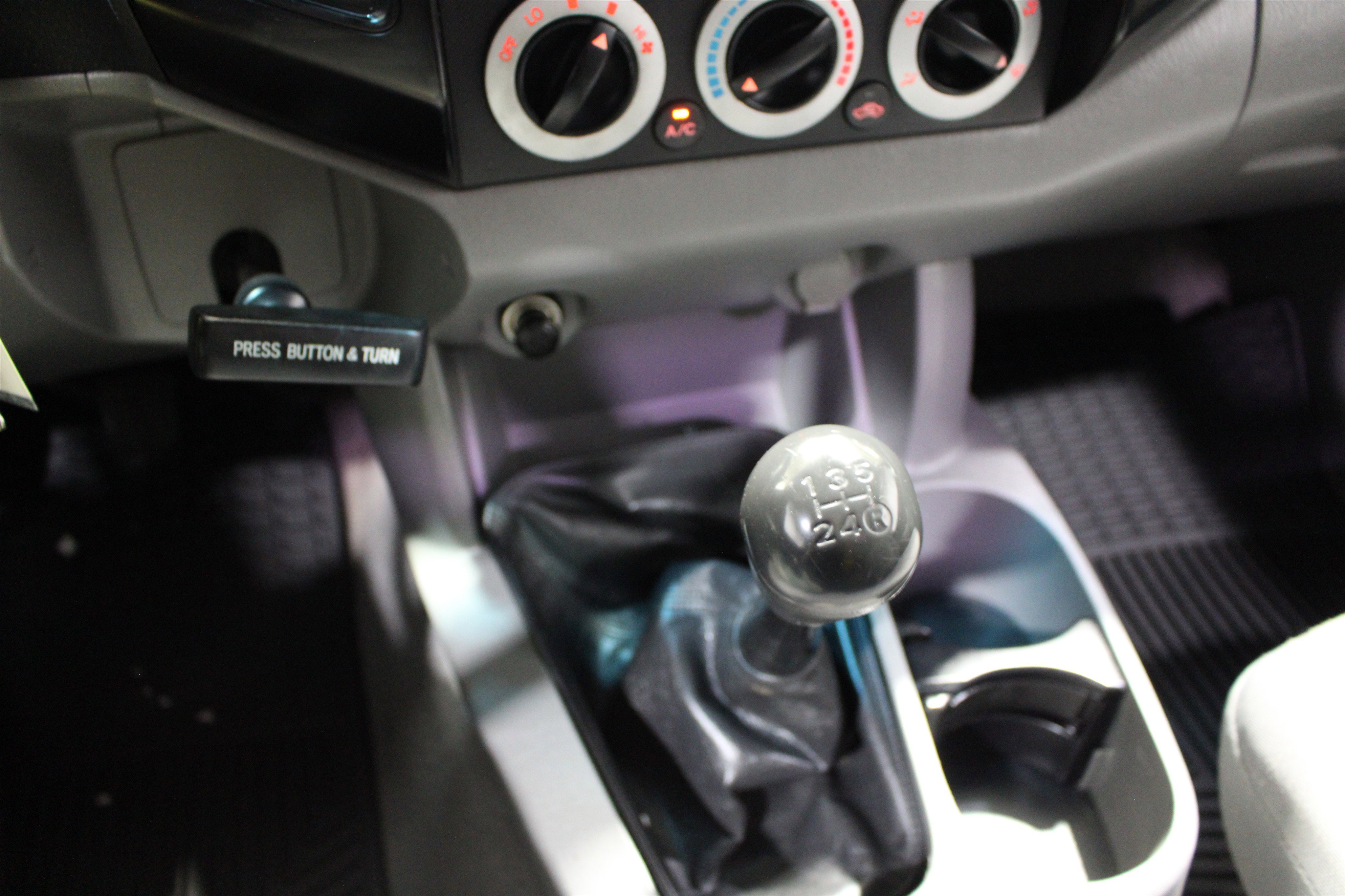 Used 2007  Toyota Base image 13