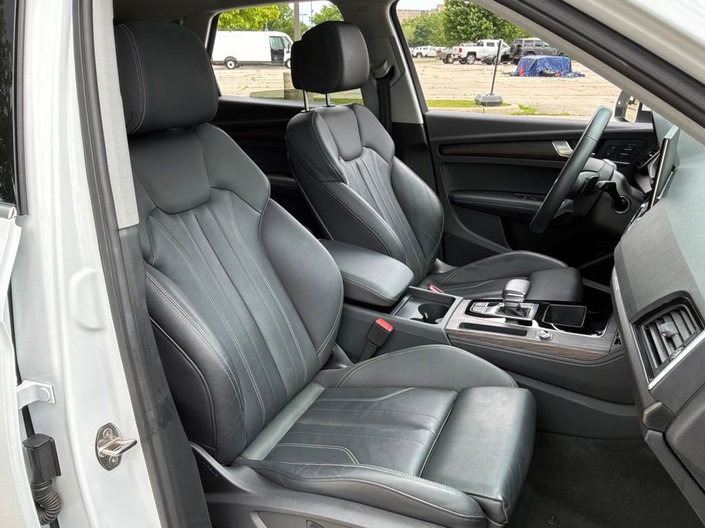 Used 2024  Audi 45 S line Premium image 32