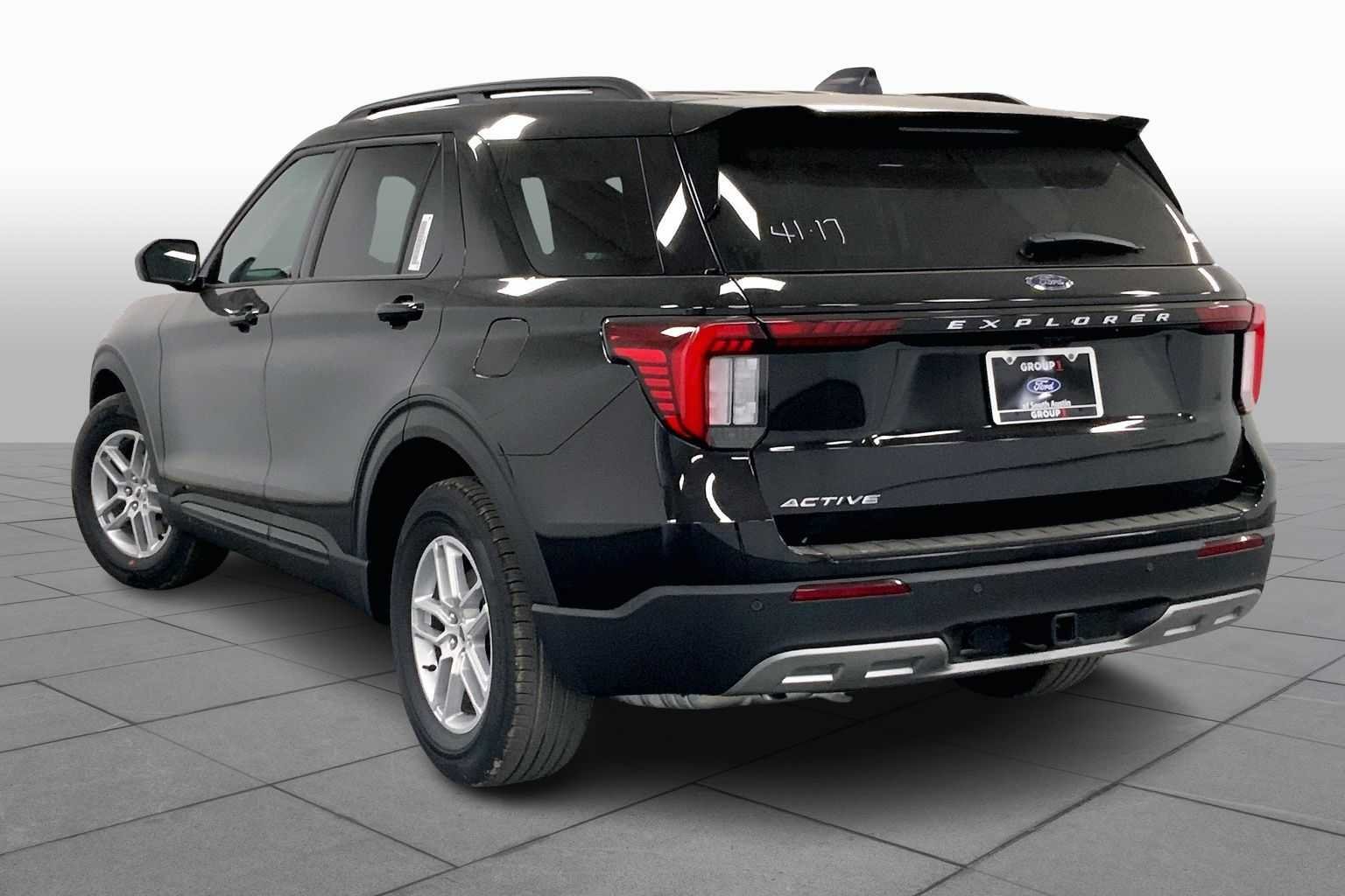 2026 Ford Explorer Active - Photo 11