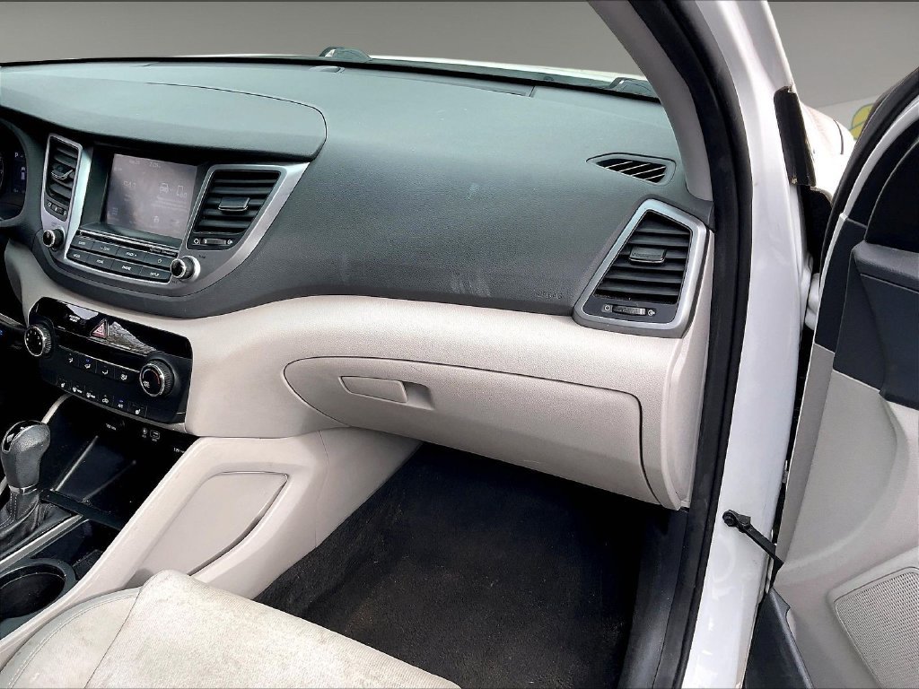 Used 2018 Dazzling White Hyundai SEL image 12