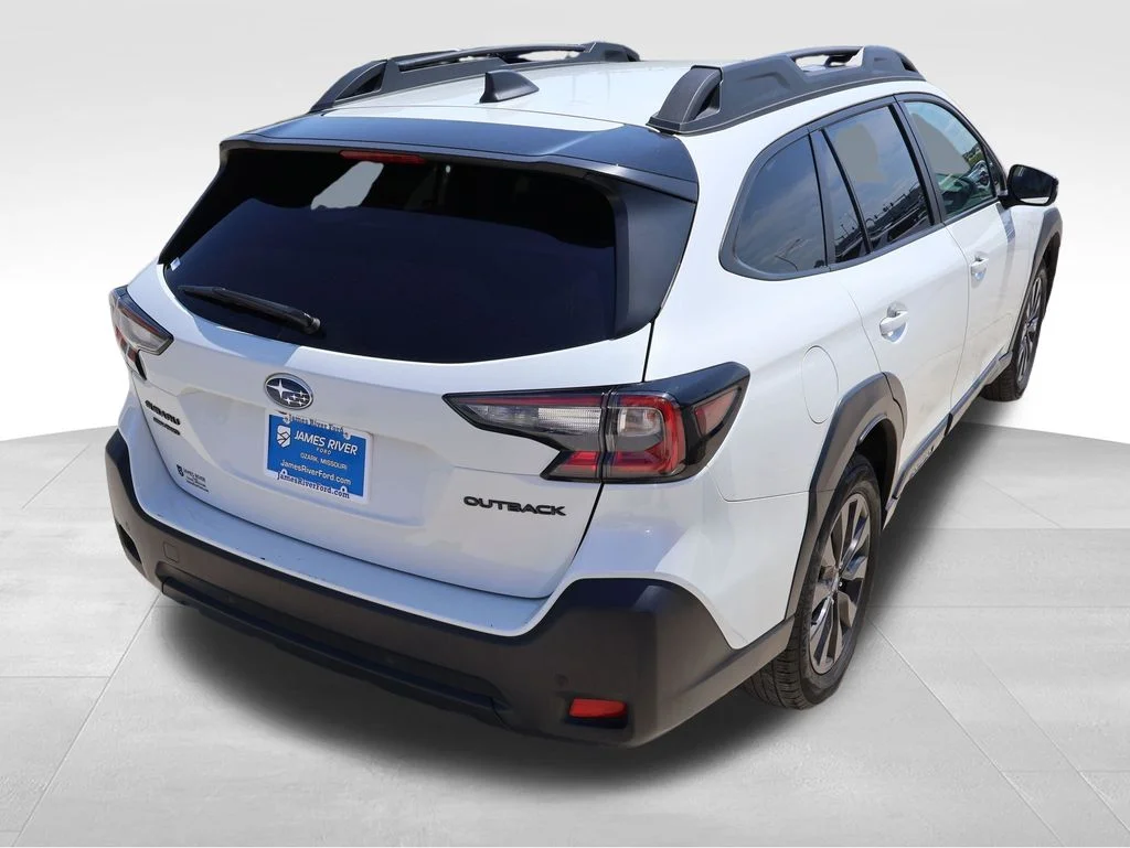 Used 2025 White Subaru Onyx Edition image 5