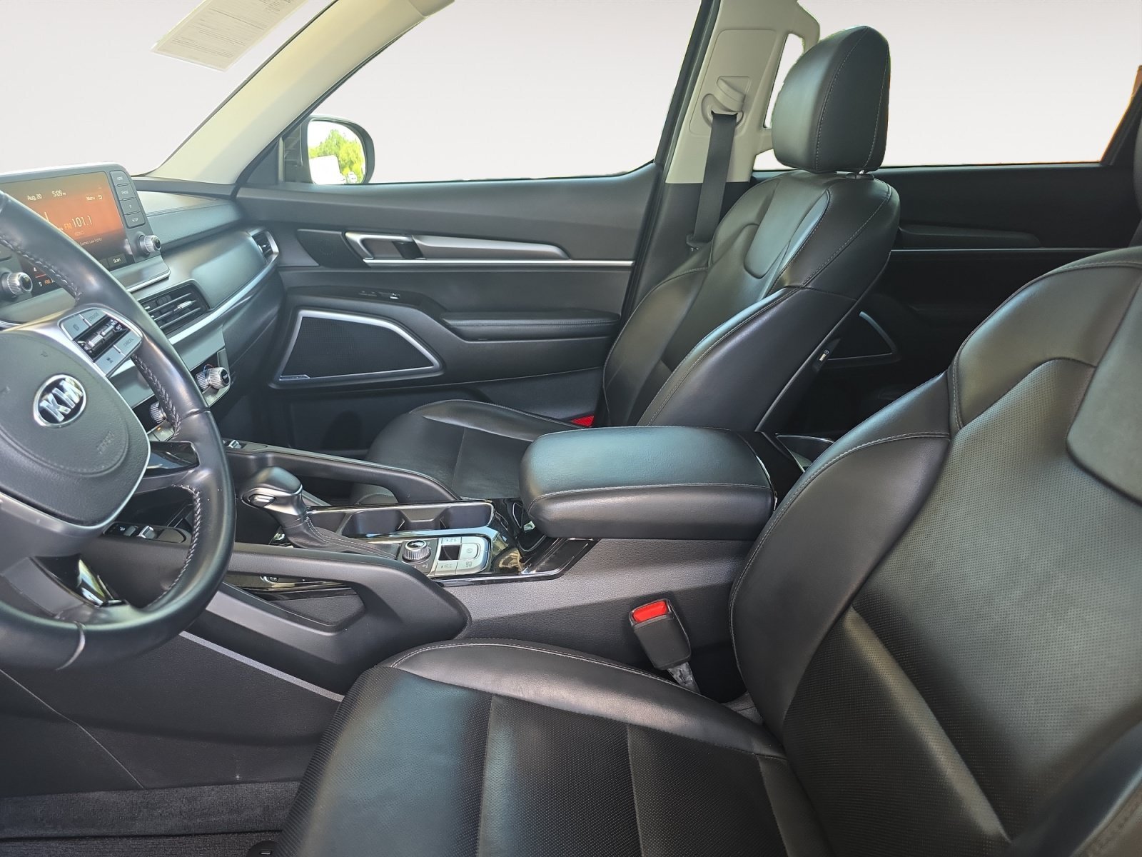 Used 2021 Dark Moss Kia S image 20