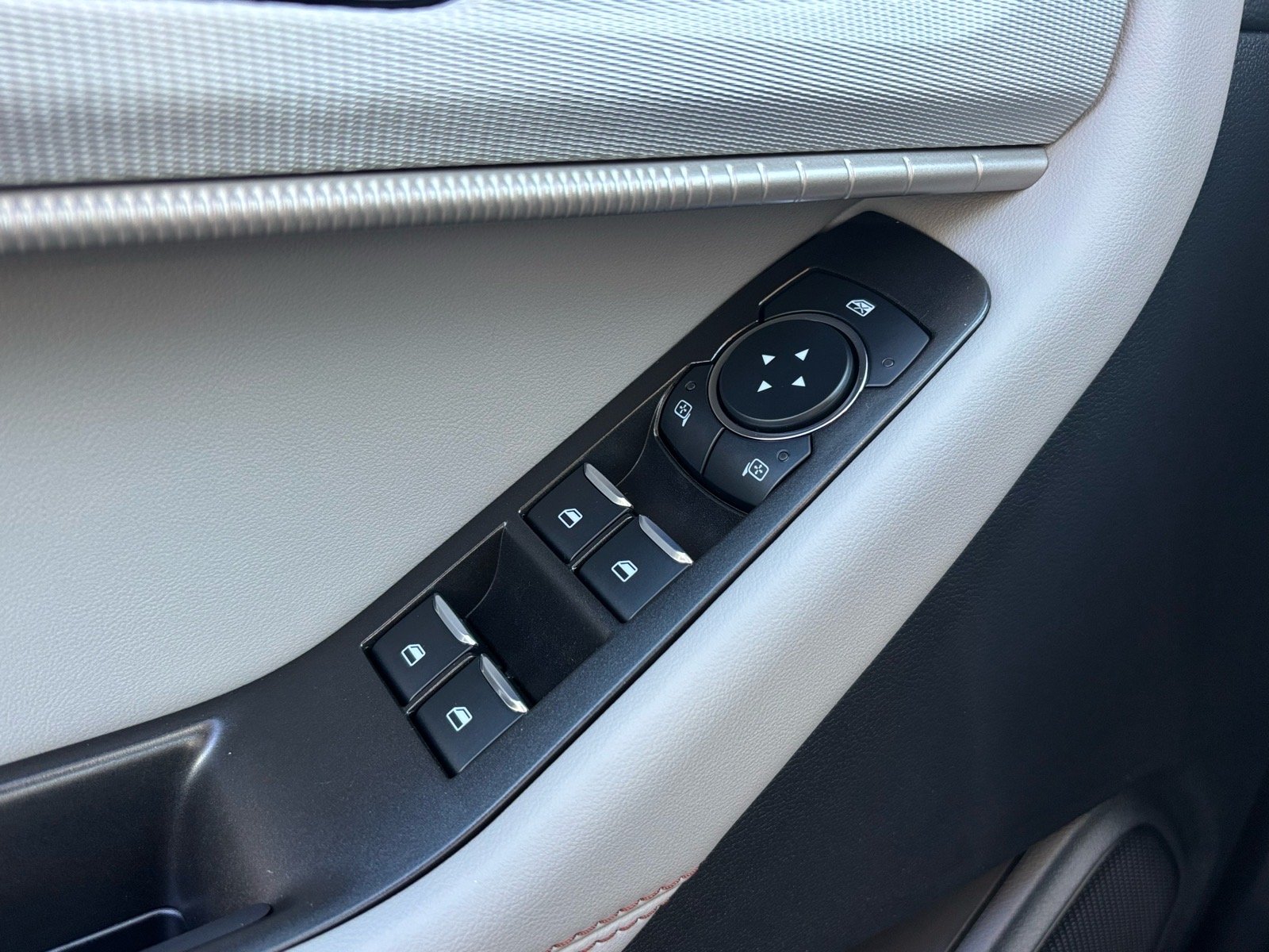 New 2026 Vapor Blue Metallic Ford Active image 8