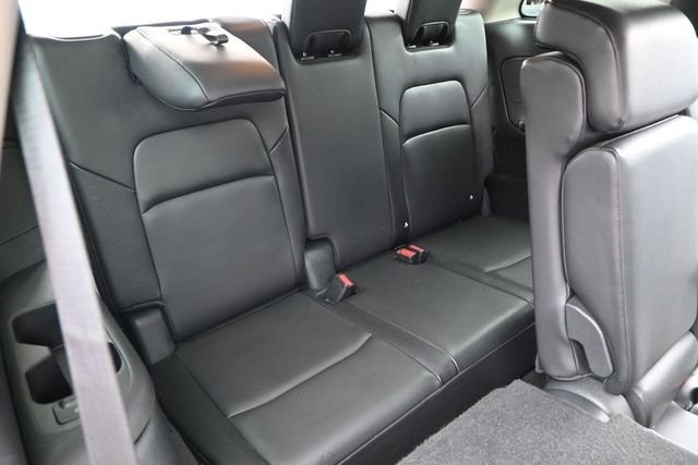 Used 2025 Super Black Nissan SL image 17