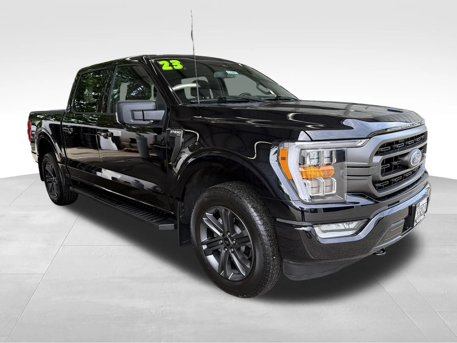 Used 2023 Black Ford XLT image 3