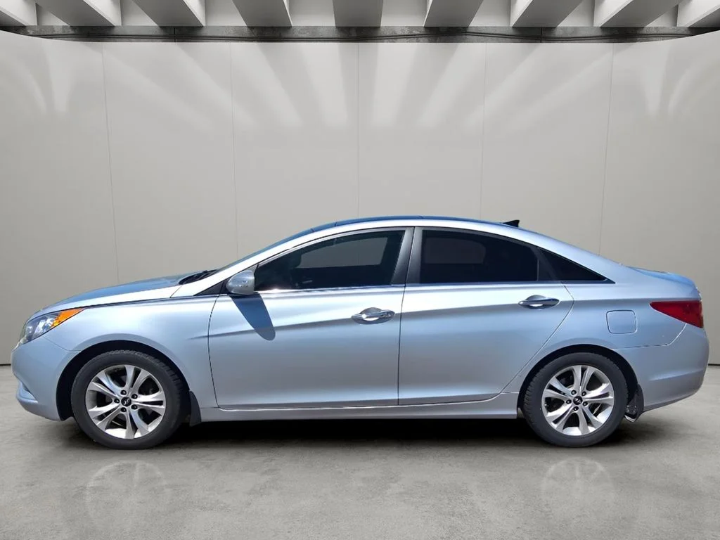 Used 2012 Radiant Silver Metallic Hyundai 2.4L Limited image 2