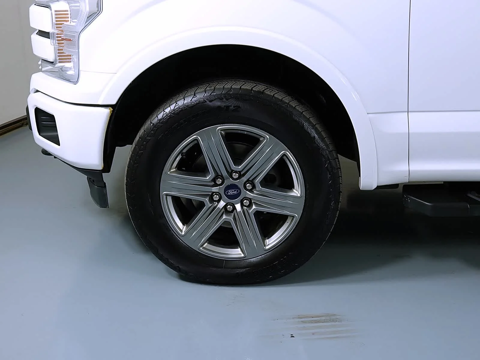 Used 2019 Oxford White Ford LARIAT image 9