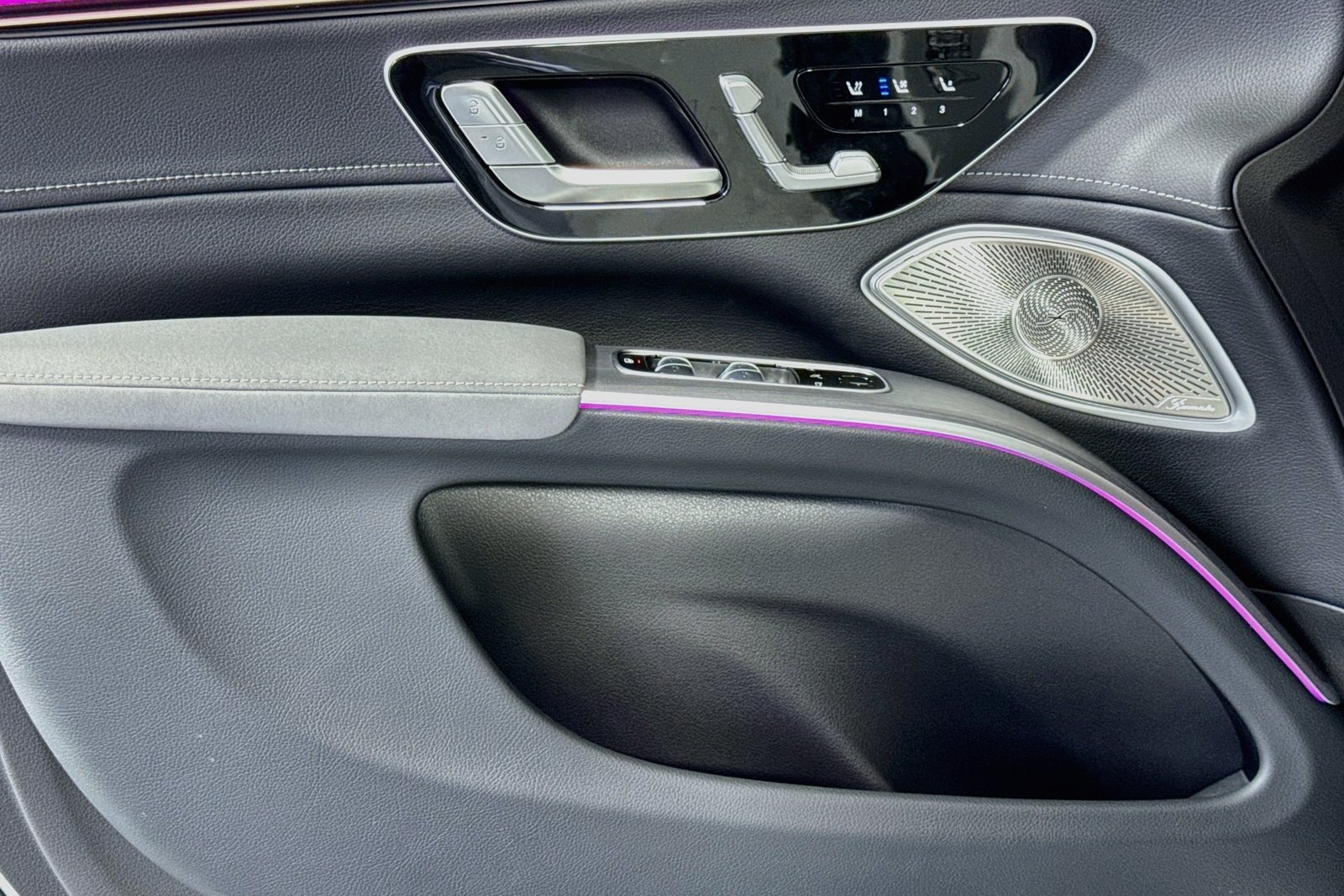 New 2026 MANUFAKTUR Alpine Grey Mercedes-Benz EQS 400 image 16