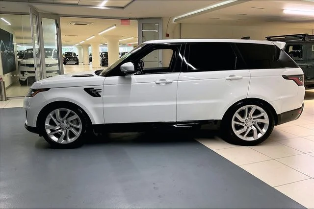 Used 2020 White Land Rover HSE image 9