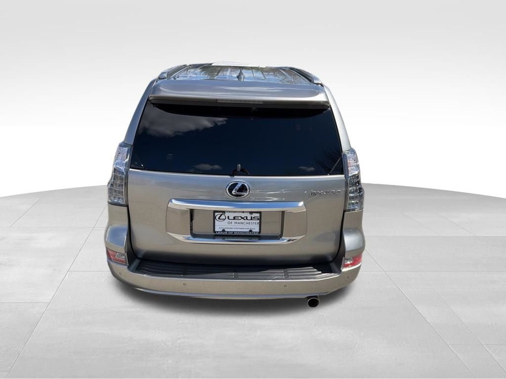 Certified Used 2022 ATOMIC SILVER Lexus 460 Luxury image 5