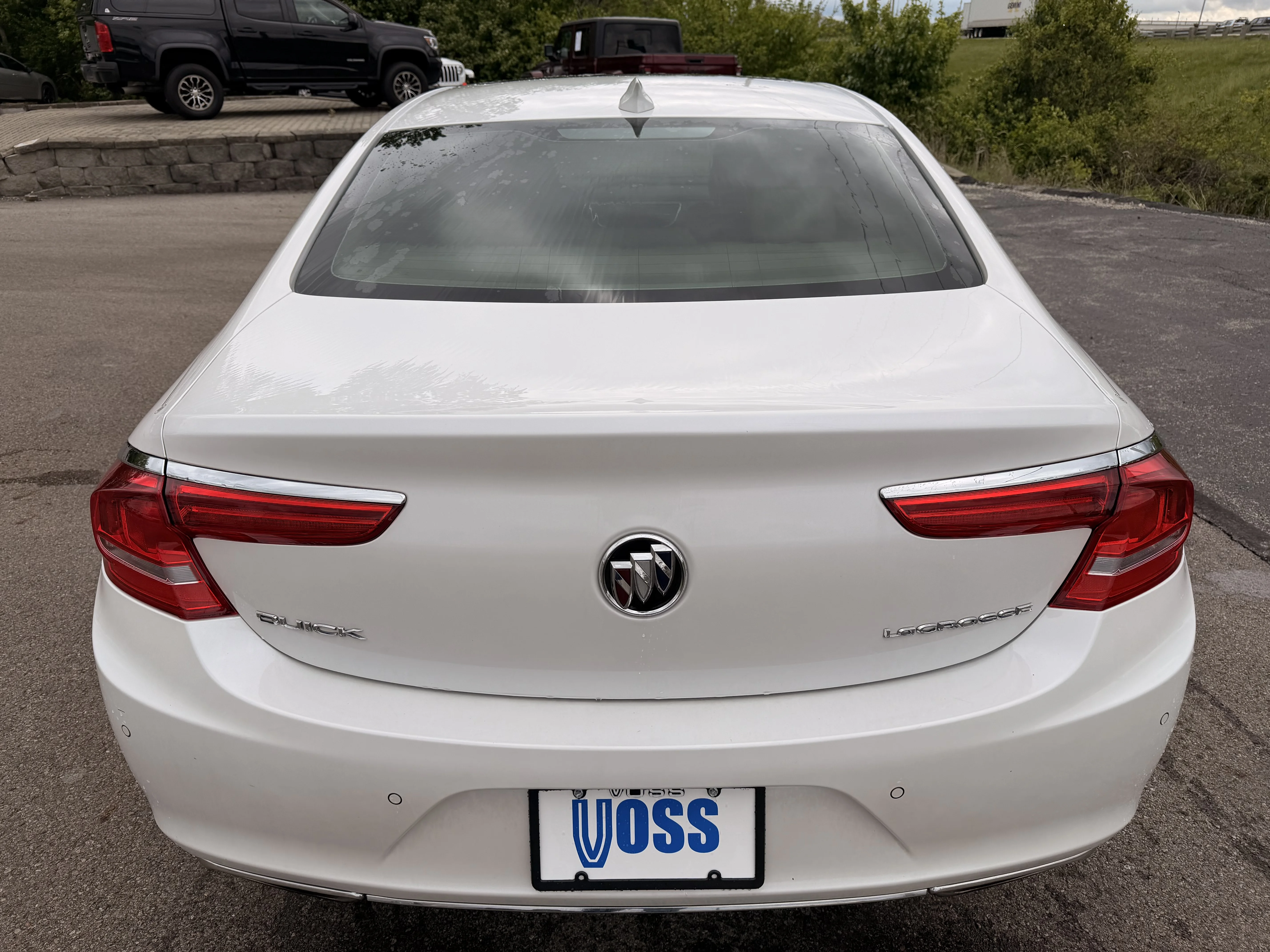 Used 2017 Summit White Buick Premium image 4