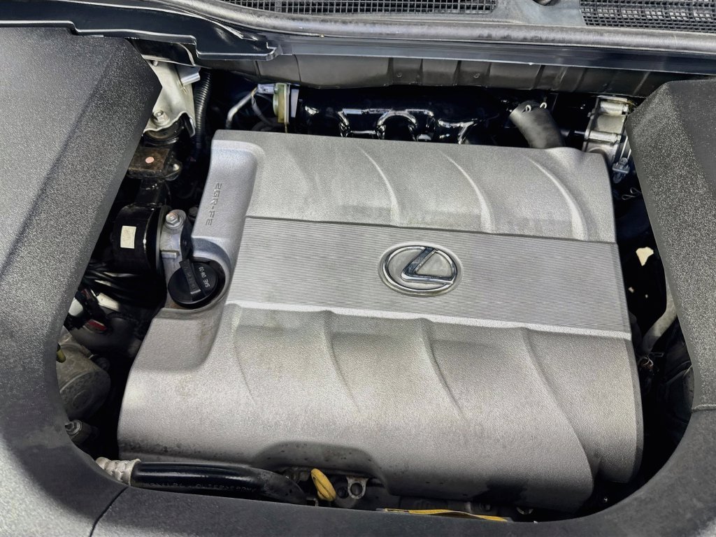 Used 2015 Silver Lexus 350 image 38