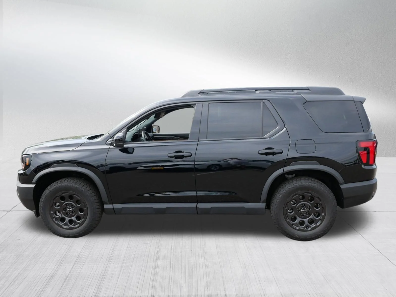 Certified Used 2026 Crystal Black Pearl Honda TrailSport Elite Blackout image 4