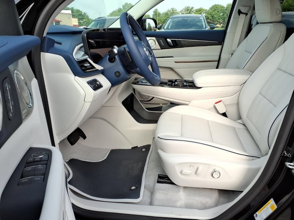 New 2026 Ebony Twilight Metallic Buick Avenir image 17