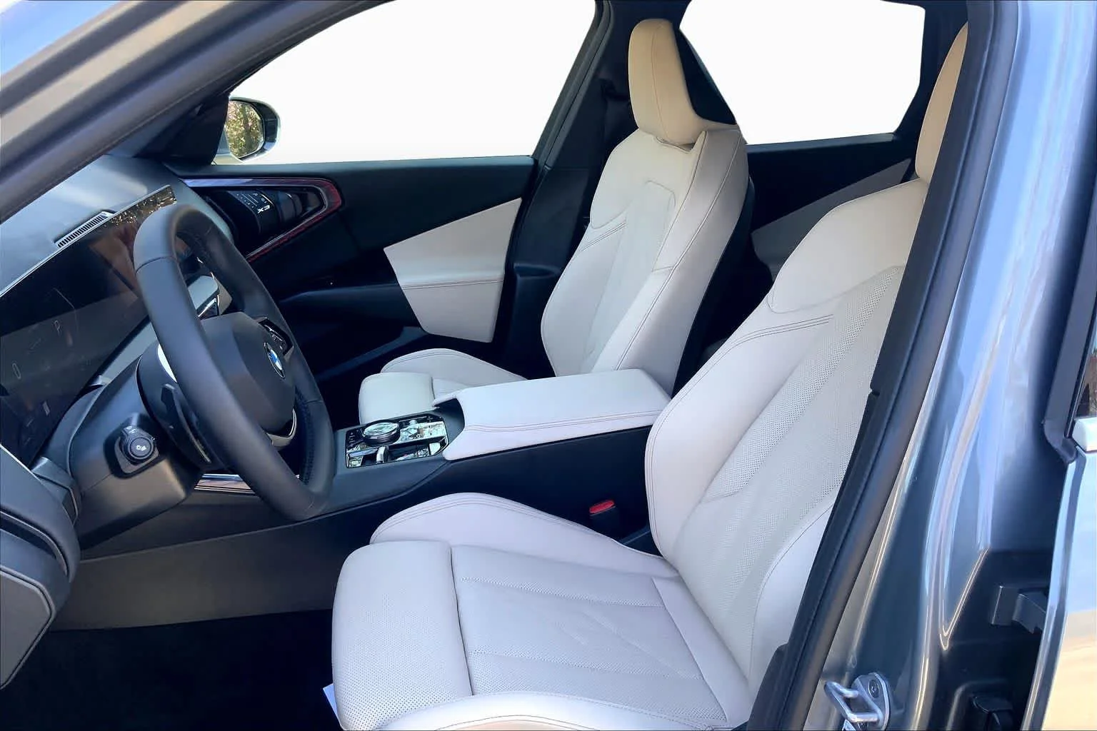 Used 2025 Skyscraper Gray Metallic BMW 30 xDrive image 8