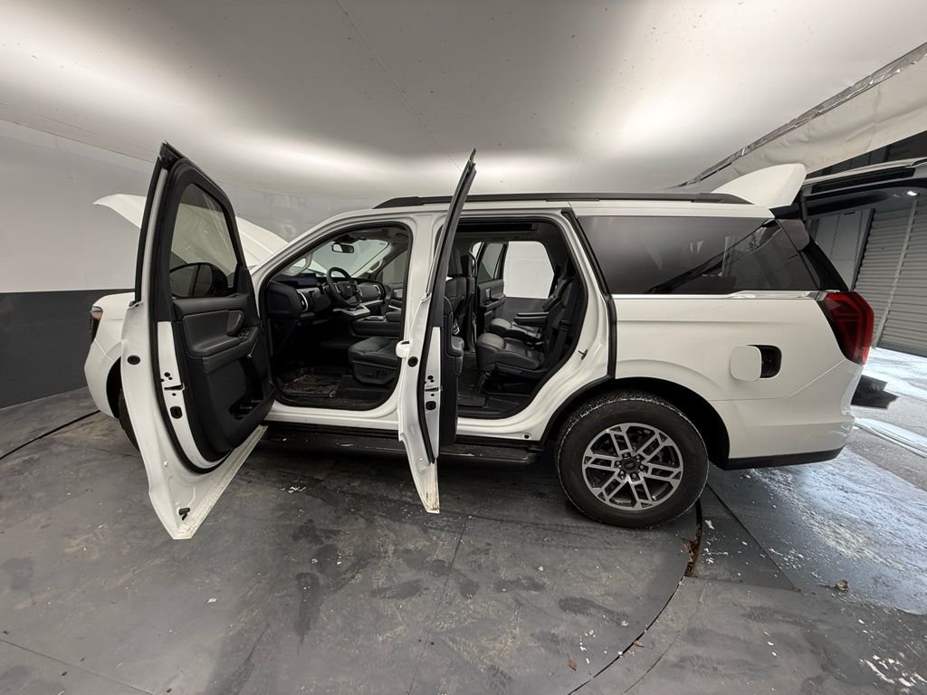 New 2026 Star White Metallic Tri-Coat Ford Active image 18