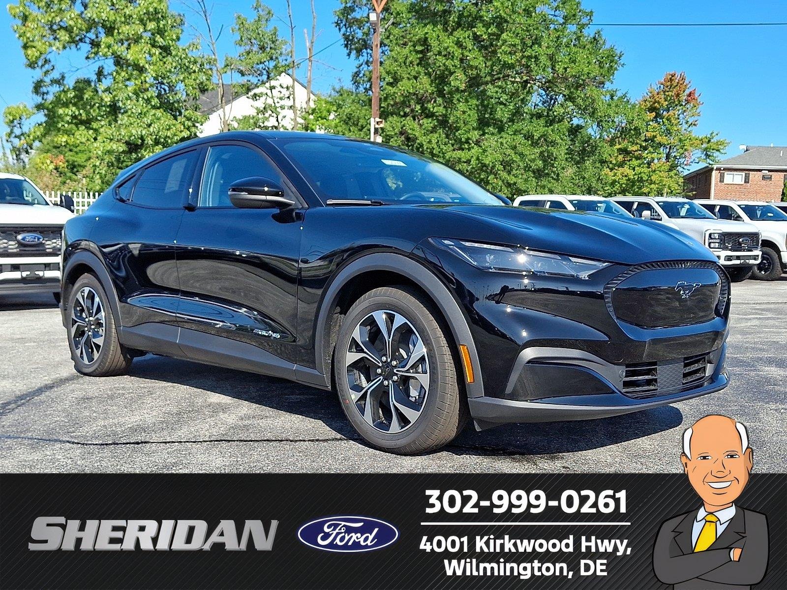 New 2026 Shadow Black Ford Select image 1