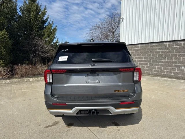 New 2026 Carbonized Gray Metallic Ford Tremor® image 5