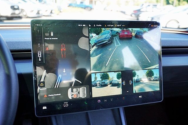 Used 2025  Tesla Long Range image 31