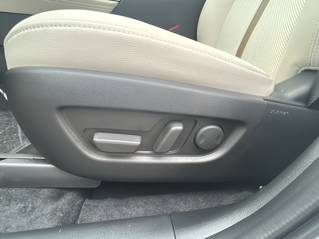 New 2026 Rhodium White Premium Mazda 3.3 Turbo S Premium image 31