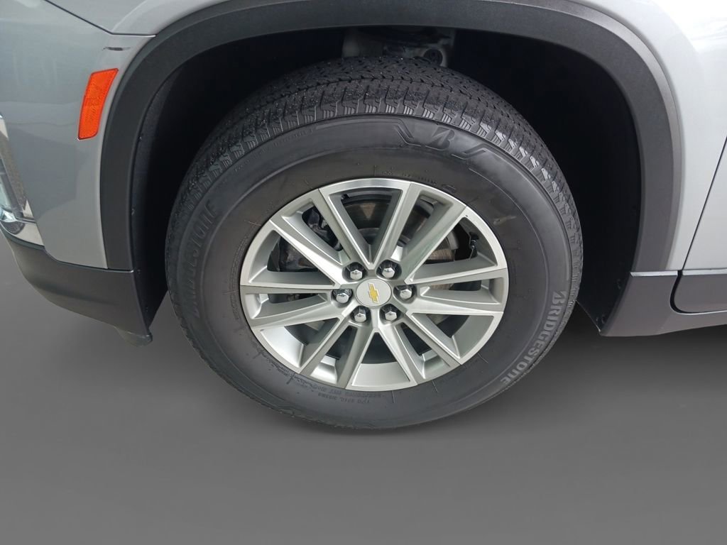 Used 2023 Sterling Gray Metallic Chevrolet LT Cloth image 28