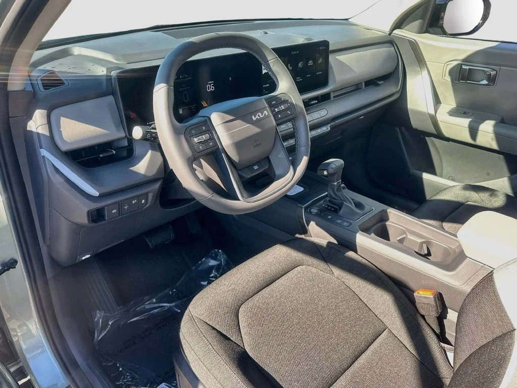New 2027 Iceberg Green Kia S image 9