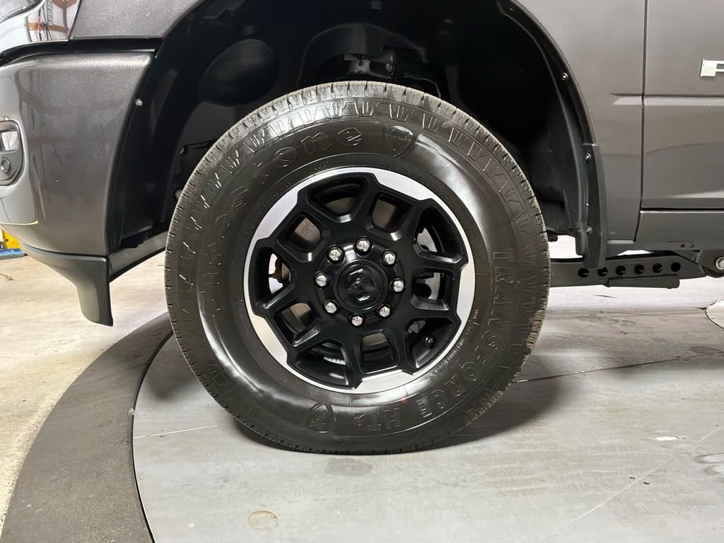 New 2026 Granite Crystal Metallic Clear-Coat Exterior Paint RAM Laramie image 9