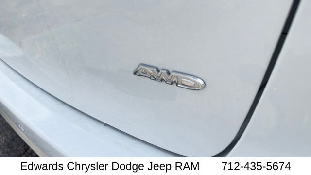 New 2027 Bright White Clear-Coat Exterior Paint Chrysler Select image 11