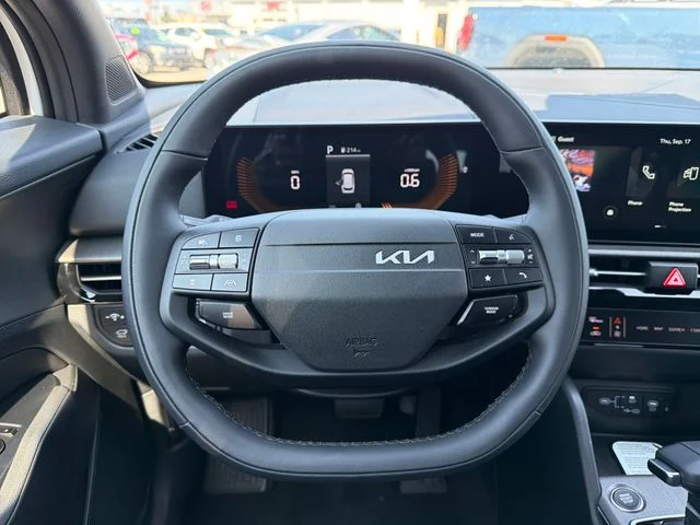New 2027 Glacial White Pearl / Black Ro Kia X-Line image 10