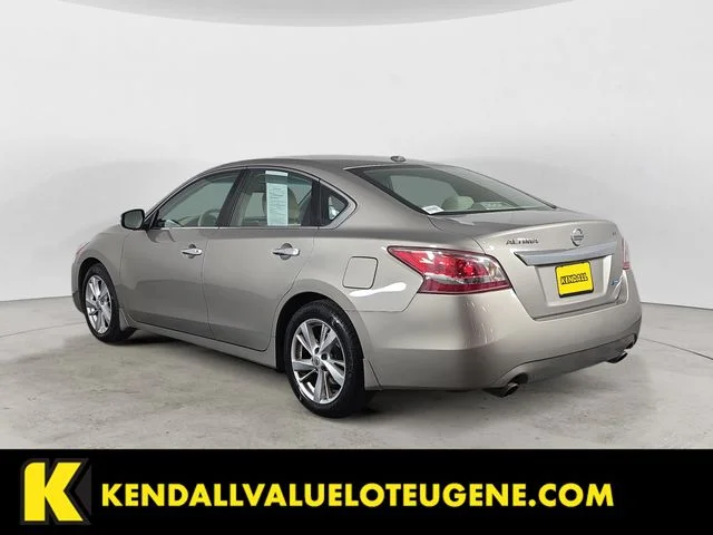 Used 2013 Beige Nissan 2.5 SV image 7