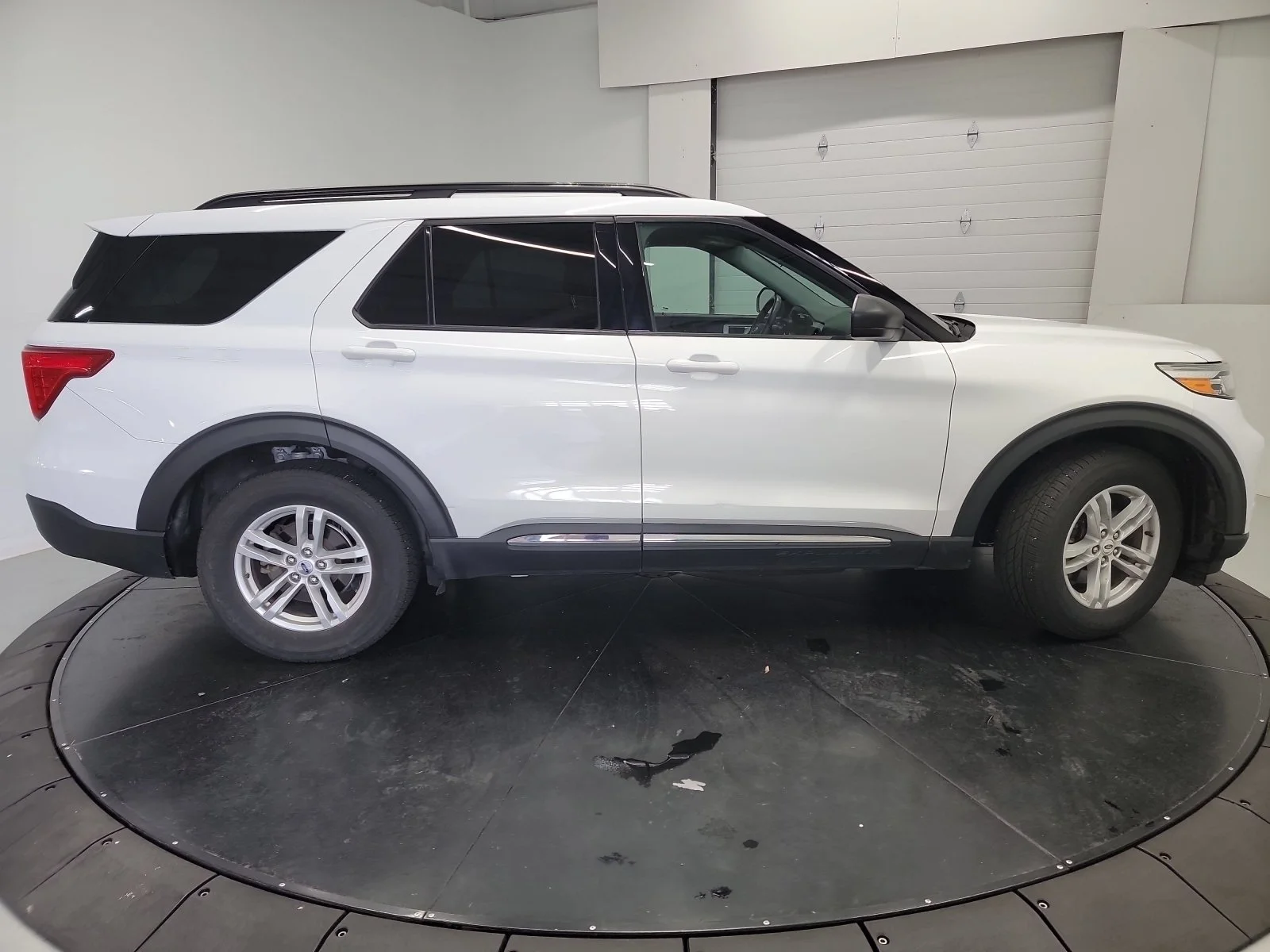 Used 2021 Oxford White Ford XLT image 9