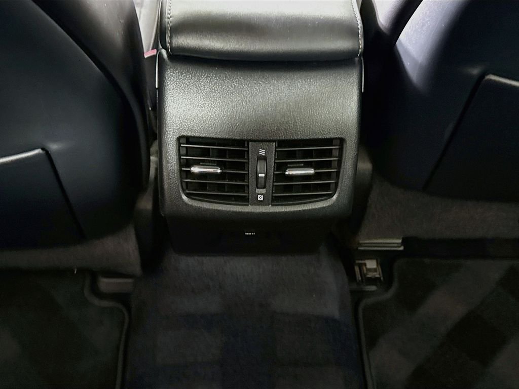 Used 2013 Silver Lining Metallic Lexus Hybrid image 26