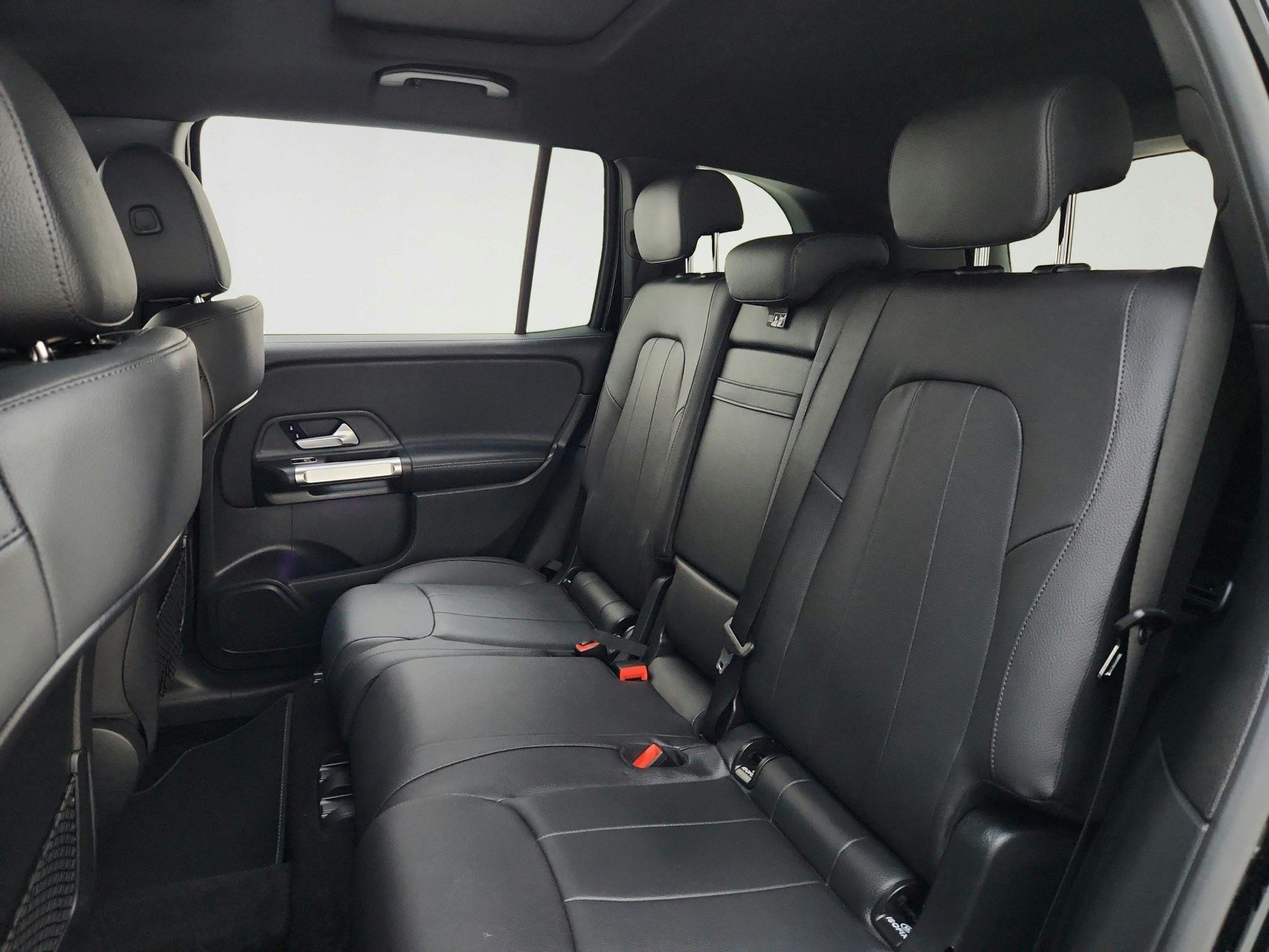 Used 2023 Night Black Mercedes-Benz GLB 250 image 26