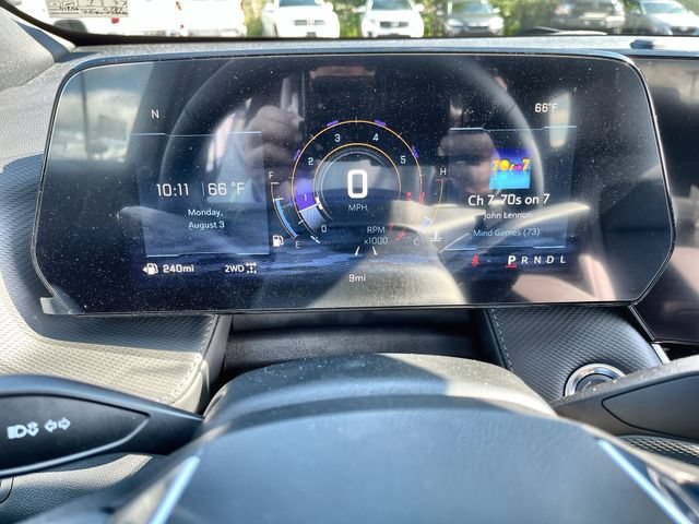 2027 Chevrolet Equinox LT - 10