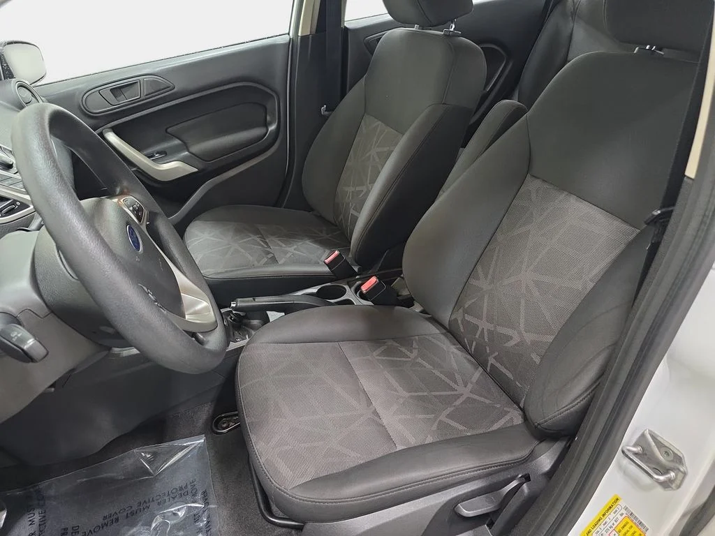 Used 2013 Oxford White Ford SE image 13