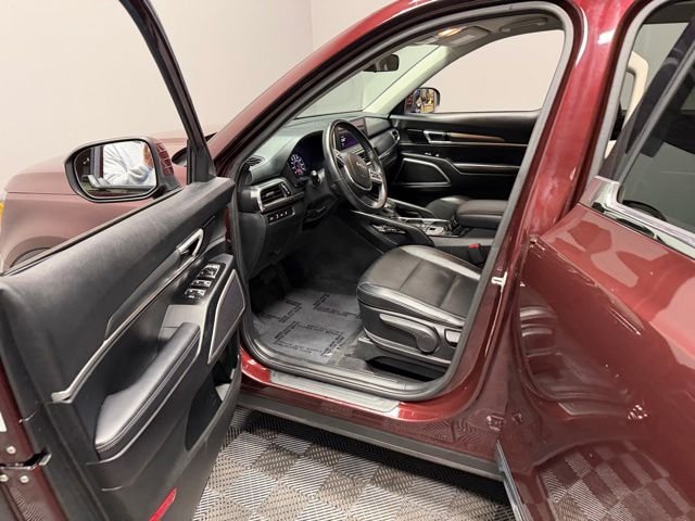 Used 2022 Sangria Red Kia LX image 14