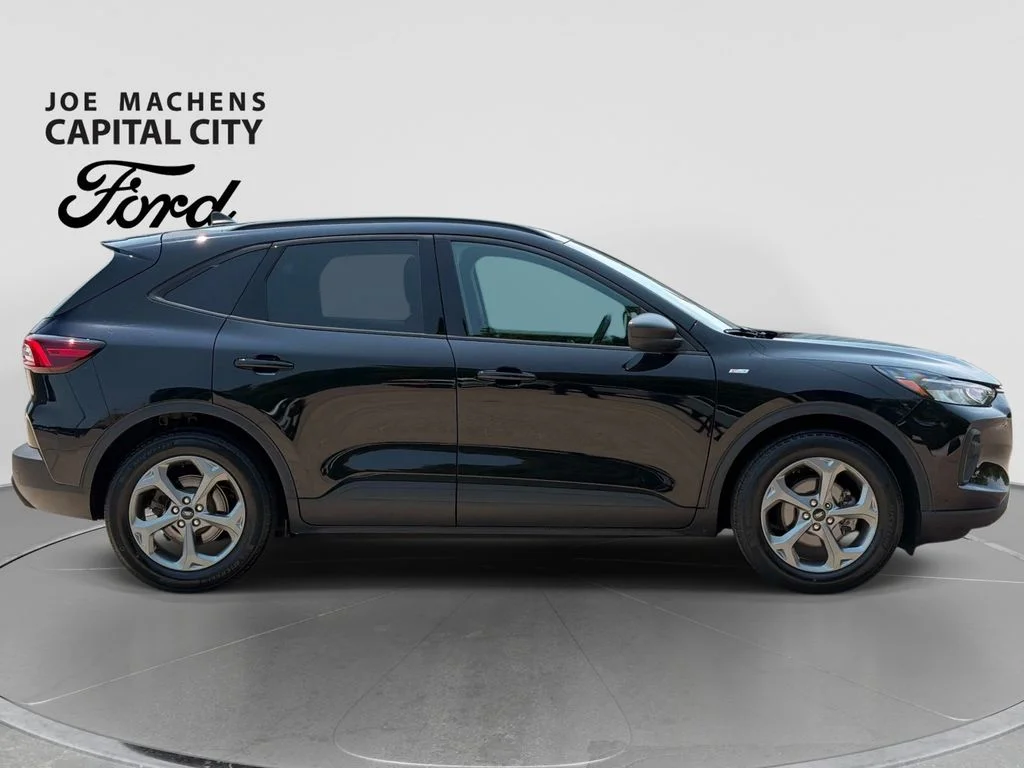 Used 2025 Agate Black Metallic Ford ST-Line image 3