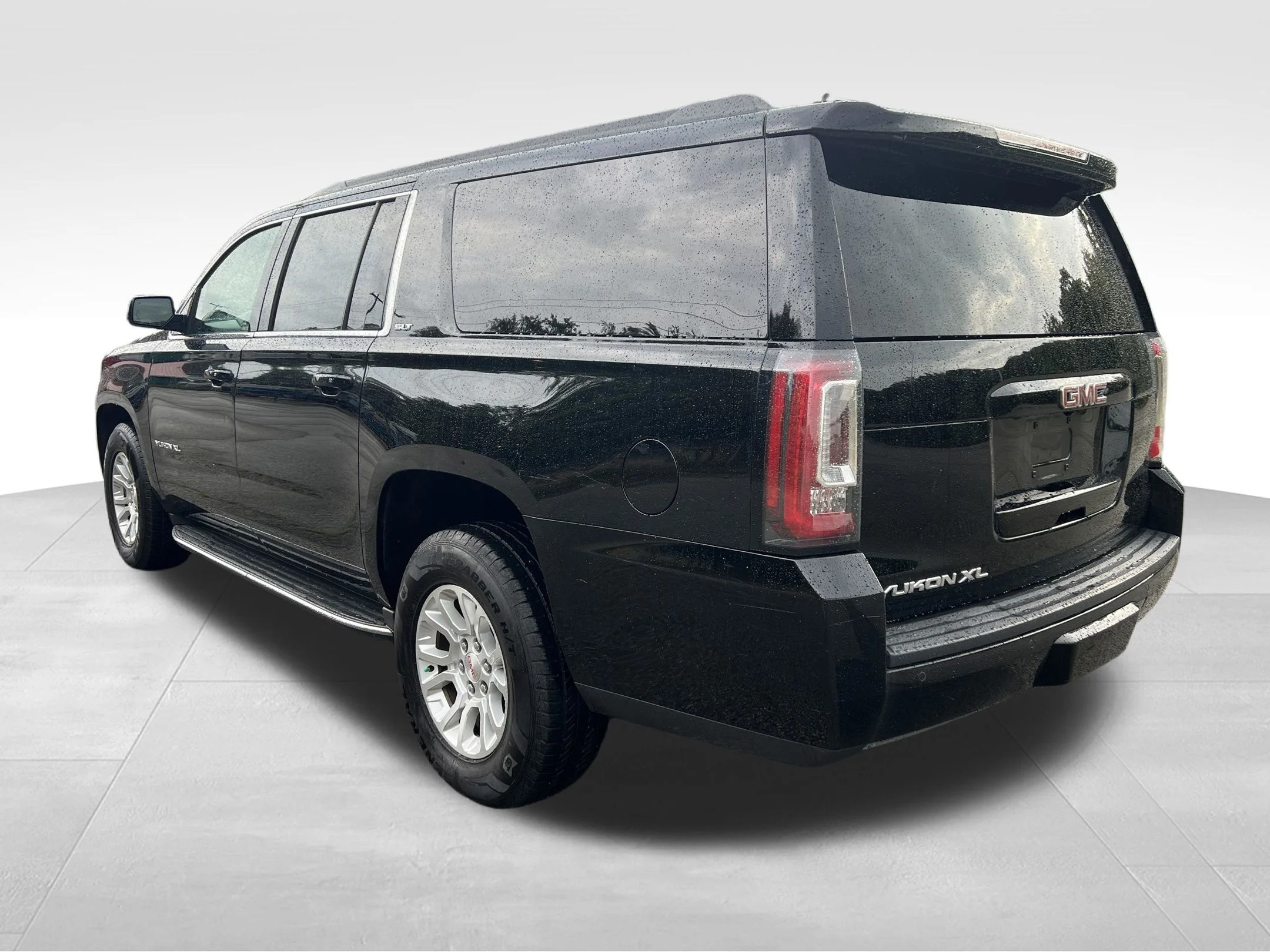 Used 2020 Black GMC SLT image 9