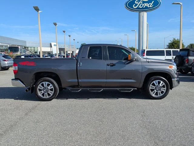 Used 2016 Magnetic Gray Metallic Toyota SR5 image 3