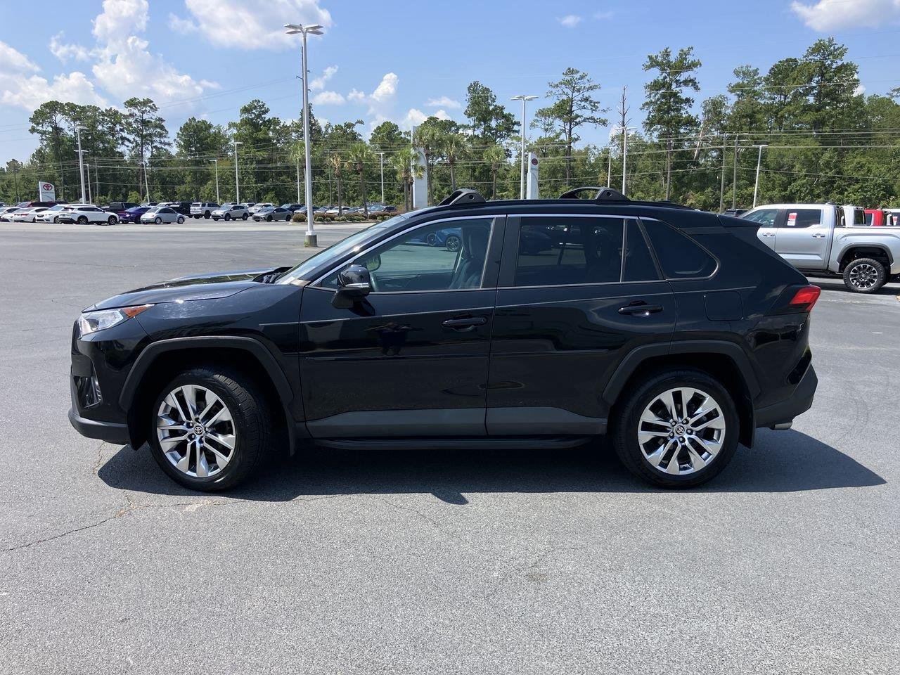 Used 2021 Black (Midnight Black Metallic) Toyota XLE Premium AWD image 2