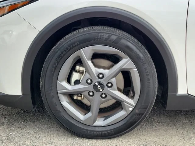 2025 Kia K4 LXS - Photo 6