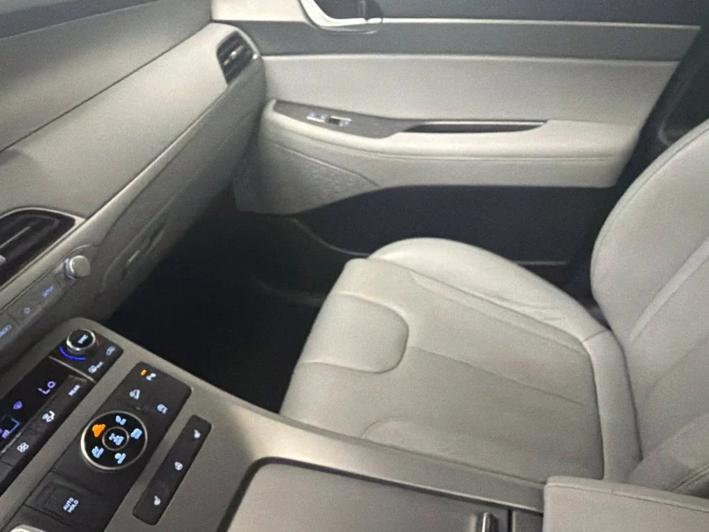Used 2022 Gray Hyundai SEL image 18