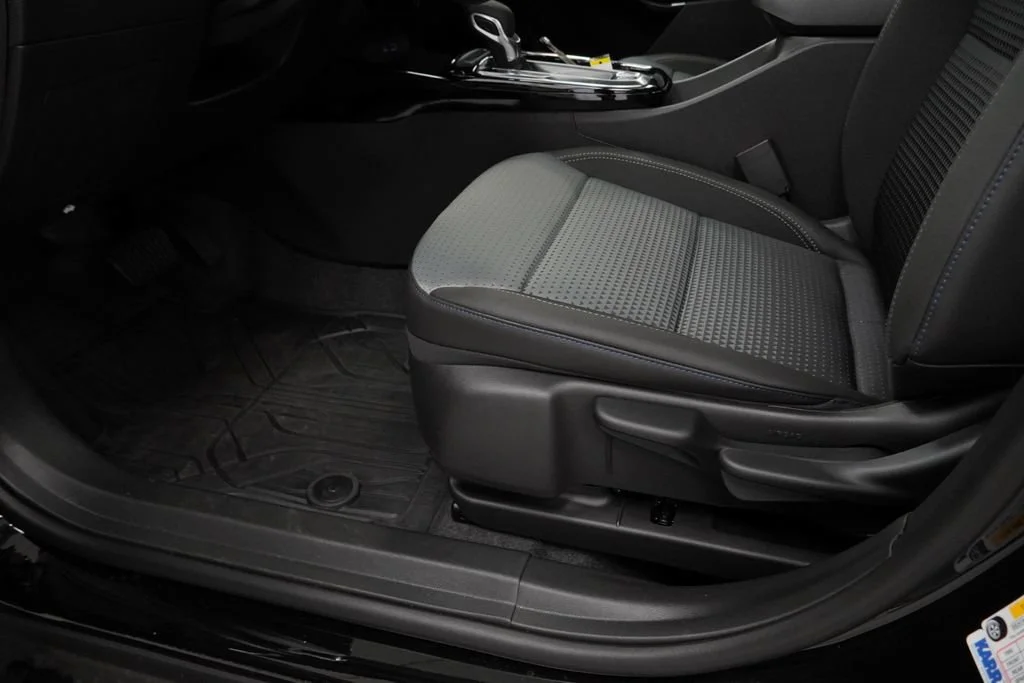 New 2026 Mosaic Black Metallic Chevrolet LT image 22