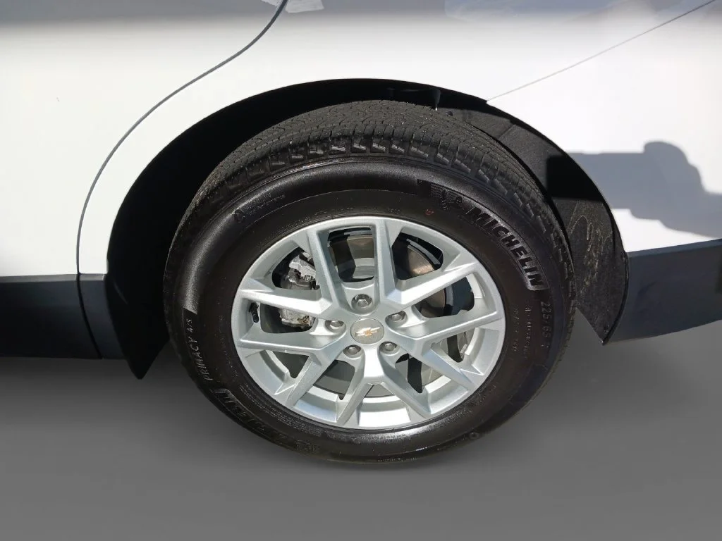 Used 2023 SUMMIT WHITE Chevrolet LT image 8