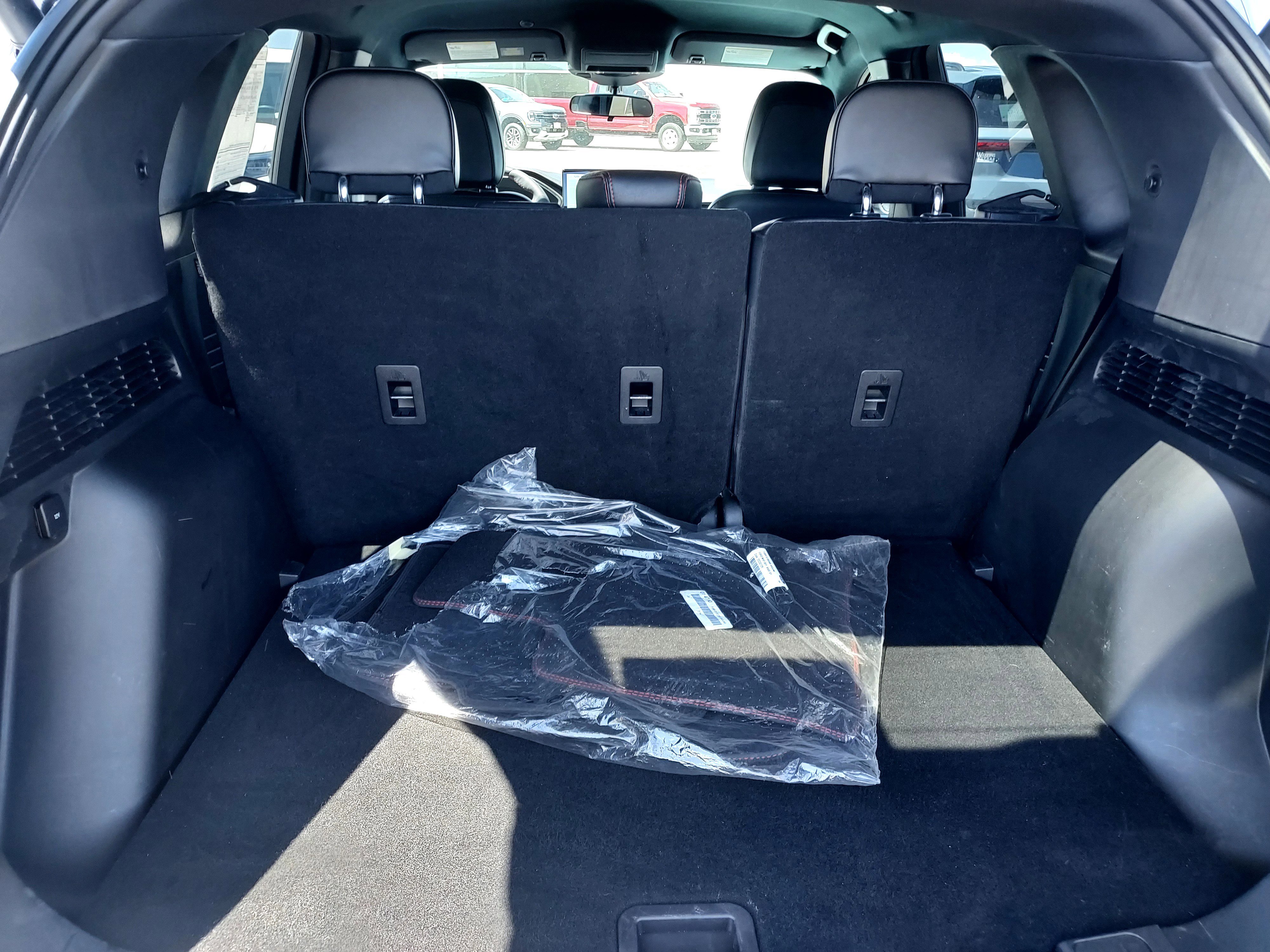 Used 2023 CARBONIZED GRAY Ford ST-Line image 8